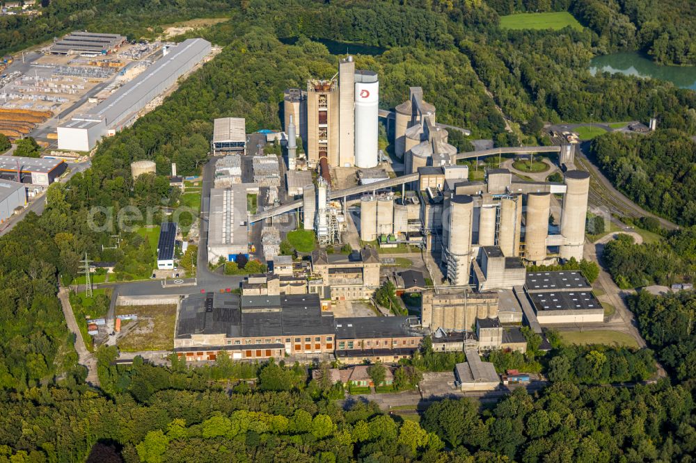 Aerial image Neubeckum - Building and production halls on the premises of Dyckerhoff Zementwerk in Neubeckum in the state North Rhine-Westphalia, Germany