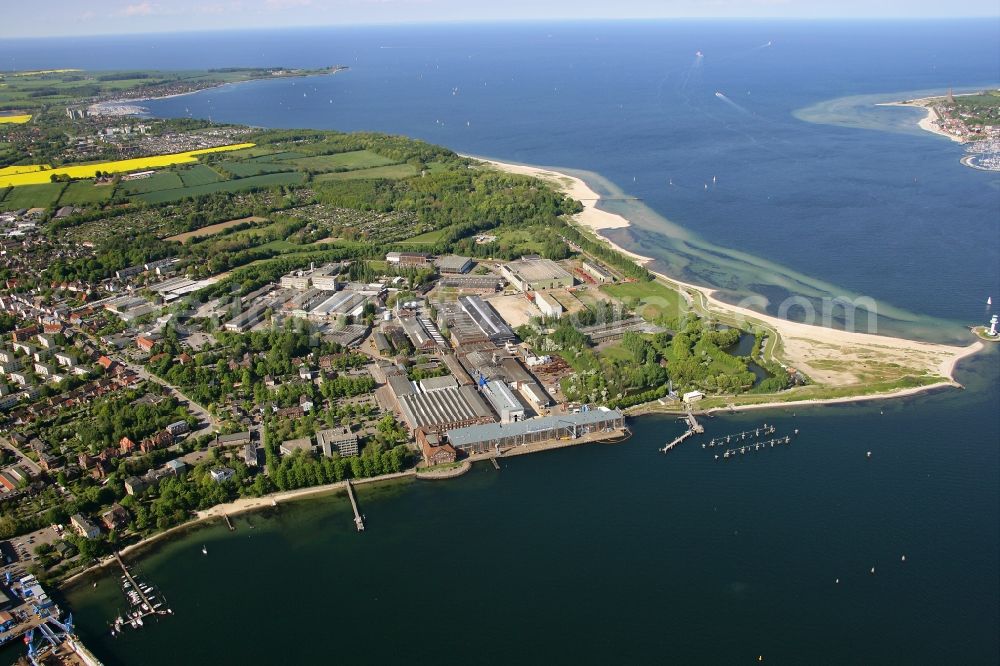 Aerial photograph Kiel - Building and production halls on the premises of ehemaligen Giesserei Kiel GmbH in the district Friedrichsort in Kiel in the state Schleswig-Holstein, Germany