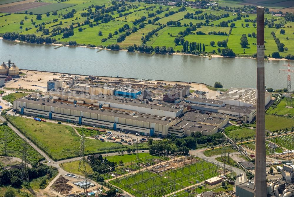 Aerial photograph Duisburg - Building and production halls on the premises of ehemaligen Papierfabrik Norske Skog and of Papierfabrik Haindl in the district Walsum in Duisburg in the state North Rhine-Westphalia, Germany