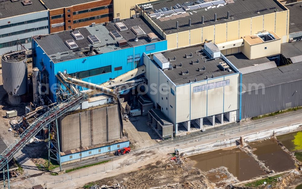 Aerial photograph Duisburg - Building and production halls on the premises of ehemaligen Papierfabrik Norske Skog and of Papierfabrik Haindl in the district Walsum in Duisburg in the state North Rhine-Westphalia, Germany