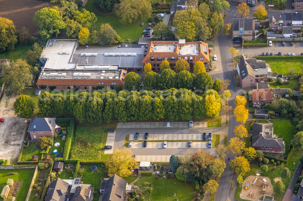 Aerial photograph Uedem - Building and production halls on the premises of ELTEN GMBH on street Ostwall in the district Keppeln in Uedem in the state North Rhine-Westphalia, Germany