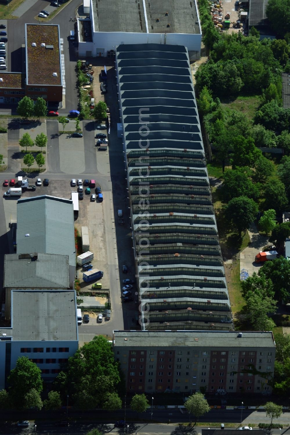 Aerial photograph Magdeburg - Building and production halls on the premises of EMCO MAGDEBURG GmbH in Magdeburg in the state Saxony-Anhalt