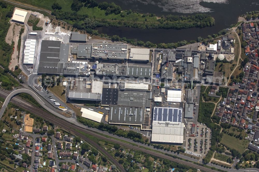 Mainz-Kostheim from above - Building and production halls on the premises of Essity Operations Mainz-Kostheim GmbH on Kommerzienrat-Disch-Bruecke in Mainz-Kostheim in the state Hesse, Germany