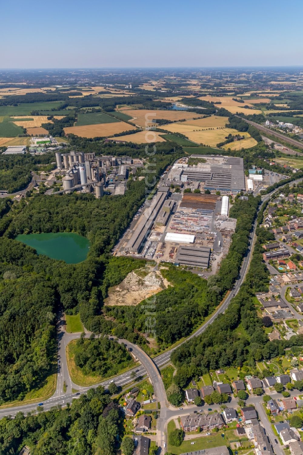 Aerial image Neubeckum - Building and production halls on the premises of Eternit GmbH in Neubeckum in the state North Rhine-Westphalia, Germany