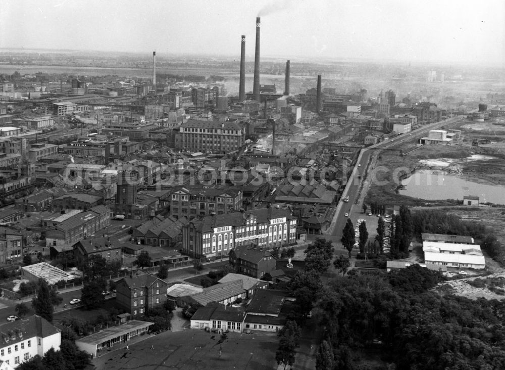 Aerial photograph Bitterfeld-Wolfen - Building and production halls on the premises of Farbwerke of VEB Chemiekombinat Bitterfeld / CKB in Wolfen in the state Saxony-Anhalt, Germany