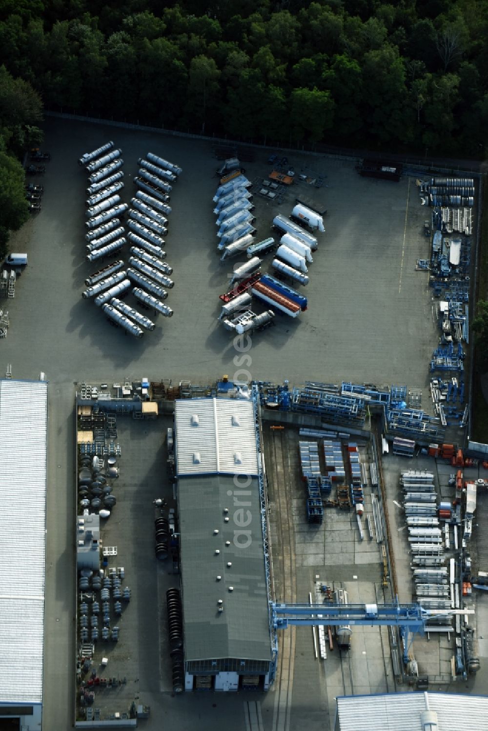 Lutherstadt Wittenberg from the bird's eye view: Building and production halls on the premises of Feldbinder Spezialfahrzeugwerke GmbH in Lutherstadt Wittenberg in the state Saxony-Anhalt