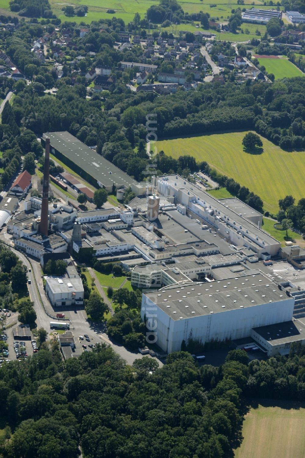 Osnabrück from the bird's eye view: Building and production halls on the premises of Felix Schoeller Holding GmbH & Co. KG in Osnabrueck in the state Lower Saxony