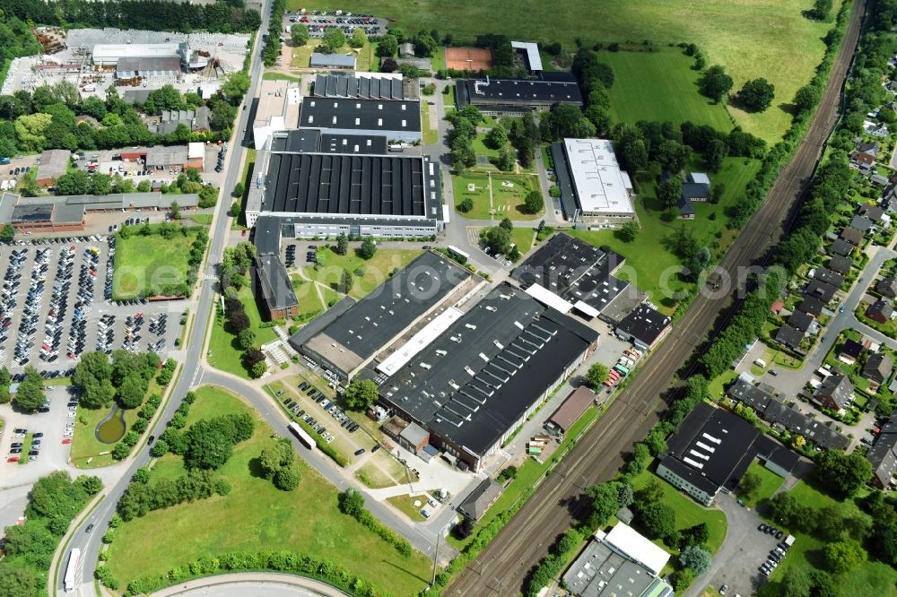 Schwarzenbek from above - Building and production halls on the premises of Fette Compacting GmbH along the Grabauer Strasse in Schwarzenbeck in the state Schleswig-Holstein, Germany