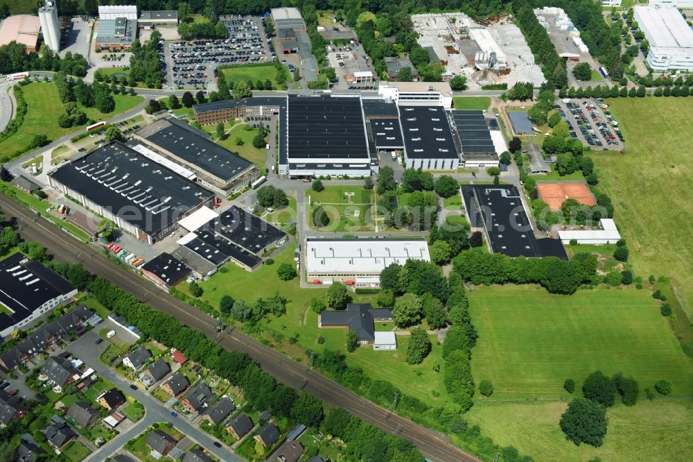 Aerial image Schwarzenbek - Building and production halls on the premises of Fette Compacting GmbH along the Grabauer Strasse in Schwarzenbeck in the state Schleswig-Holstein, Germany