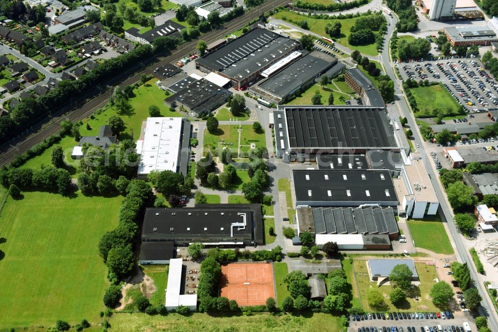 Schwarzenbek from the bird's eye view: Building and production halls on the premises of Fette Compacting GmbH along the Grabauer Strasse in Schwarzenbeck in the state Schleswig-Holstein, Germany