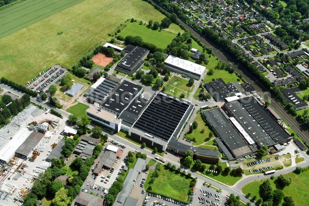 Aerial image Schwarzenbek - Building and production halls on the premises of Fette Compacting GmbH along the Grabauer Strasse in Schwarzenbeck in the state Schleswig-Holstein, Germany