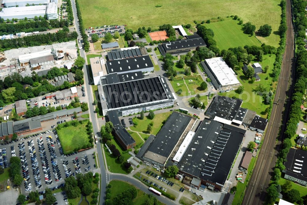 Aerial image Schwarzenbek - Building and production halls on the premises of Fette Compacting GmbH along the Grabauer Strasse in Schwarzenbeck in the state Schleswig-Holstein, Germany