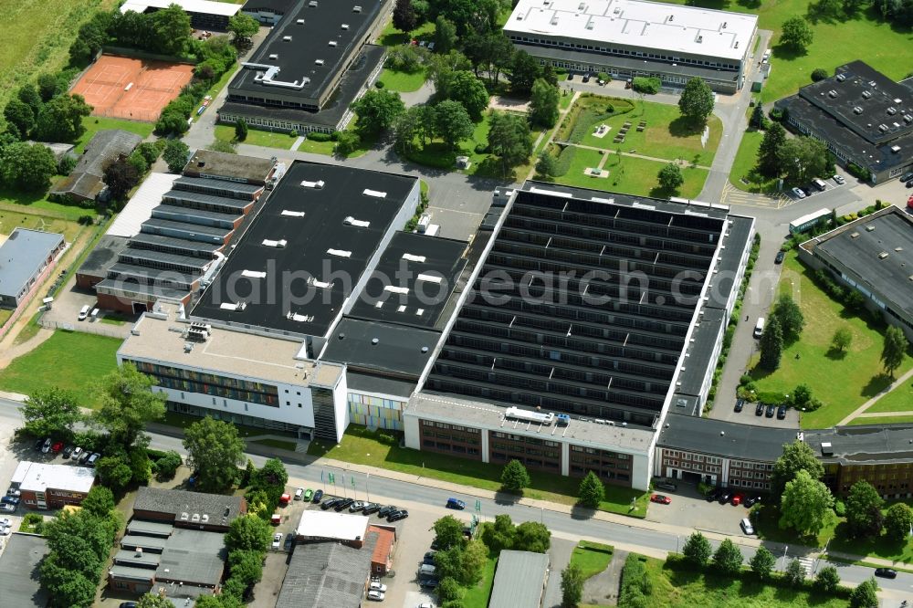 Schwarzenbek from the bird's eye view: Building and production halls on the premises of Fette Compacting GmbH along the Grabauer Strasse in Schwarzenbeck in the state Schleswig-Holstein, Germany