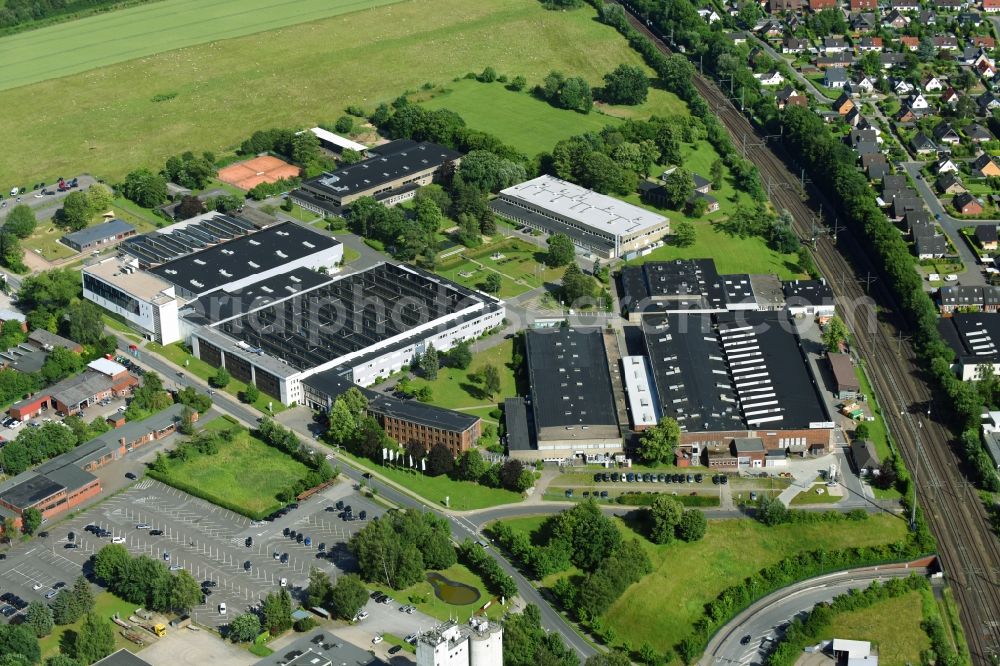 Aerial image Schwarzenbek - Building and production halls on the premises of Fette Compacting GmbH along the Grabauer Strasse in Schwarzenbeck in the state Schleswig-Holstein, Germany