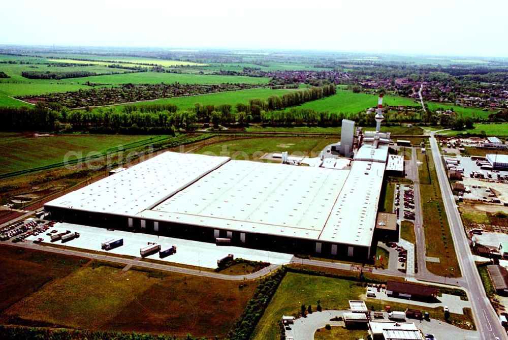 Aerial photograph Haldensleben/Sachsen-Anhalt - Werksgelände der Firma Euroglas in Haldensleben in Sachsen-Anhalt. Euroglas GmbH & Co. KG Dammühlerweg 60 39340 Haldenslebe Tel.: (03904) 638-0 Datum: 05.05.03