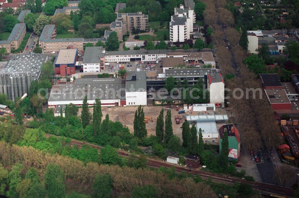 Aerial image Berlin Reinickendorf - Factory premises of the company GERB Schwingungsisolierungen GmbH & Co. KG at the Roedernallee in Berlin Reinickendorf