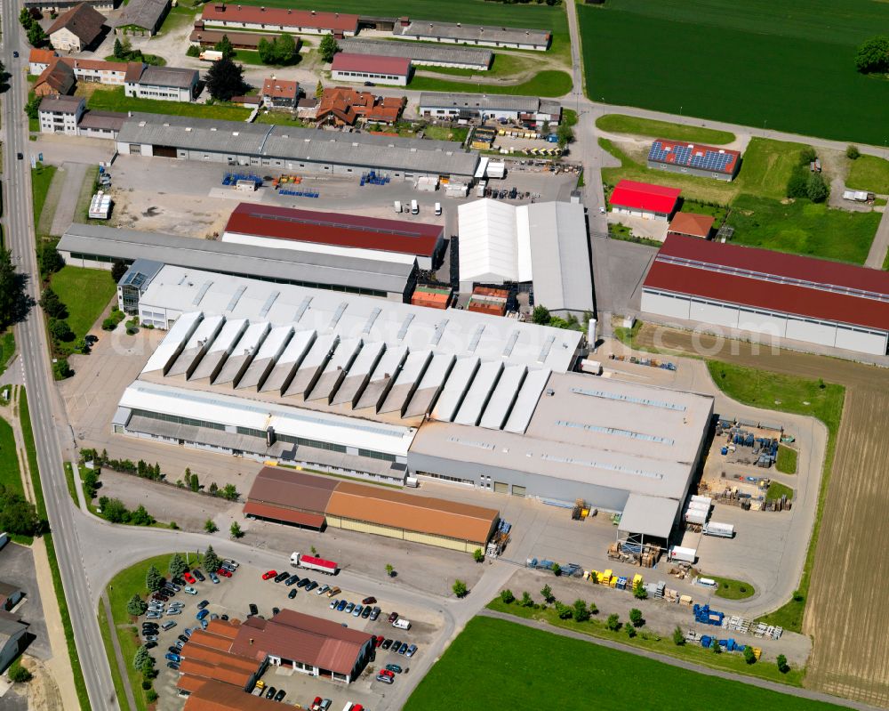 Aerial photograph Kirchberg an der Iller - Building and production halls on the premises of Firma KMK Metalltechnik GmbH in Kirchberg an der Iller in the state Baden-Wuerttemberg, Germany