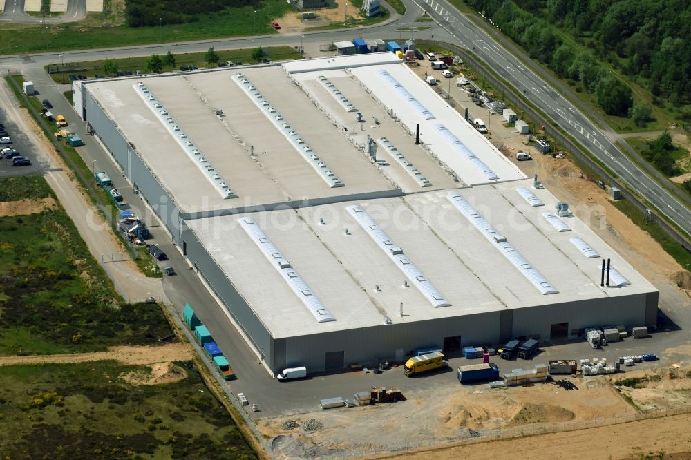 Aerial image Schwerin - Building and production halls on the premises of Flammaerotec GmbH & Co. KG on Ludwig-Boelkow-Strasse in Schwerin in the state Mecklenburg - Western Pomerania