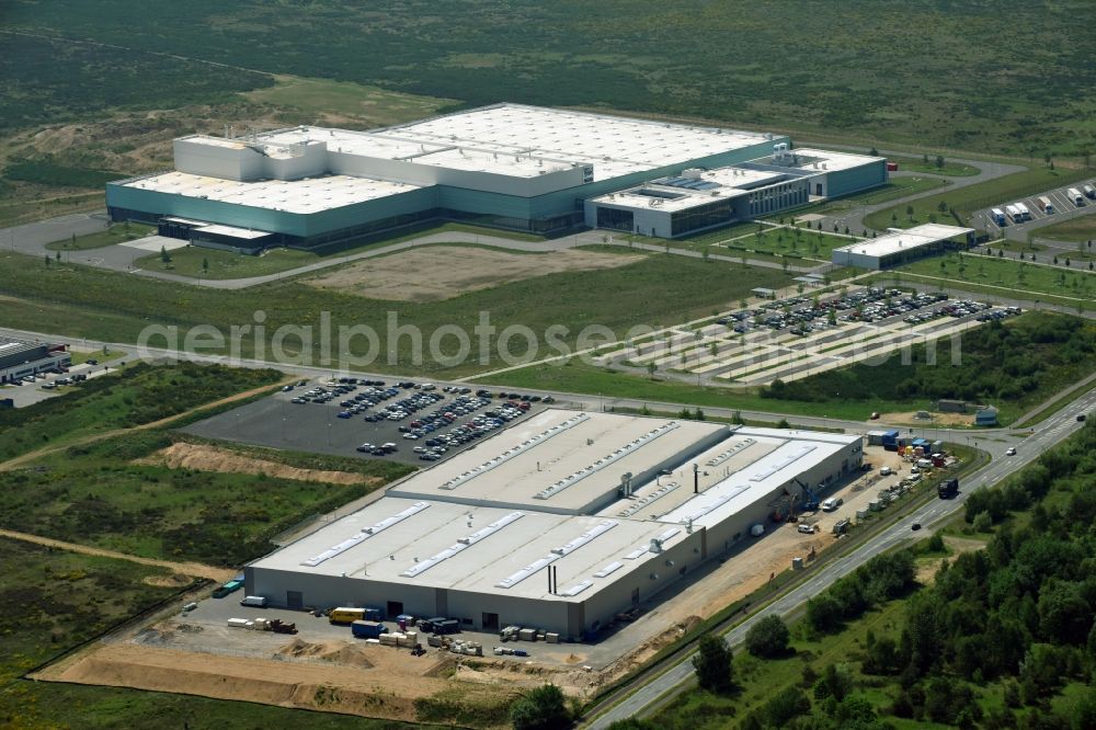 Aerial photograph Schwerin - Building and production halls on the premises of Flammaerotec GmbH & Co. KG on Ludwig-Boelkow-Strasse in Schwerin in the state Mecklenburg - Western Pomerania