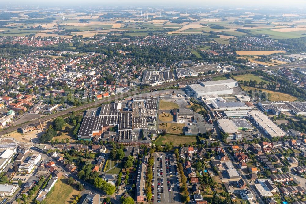 Aerial photograph Ahlen - Building and production halls on the premises of Franz Kaldewei GmbH & Co. KG on Beckumer Strasse in Ahlen in the state North Rhine-Westphalia, Germany