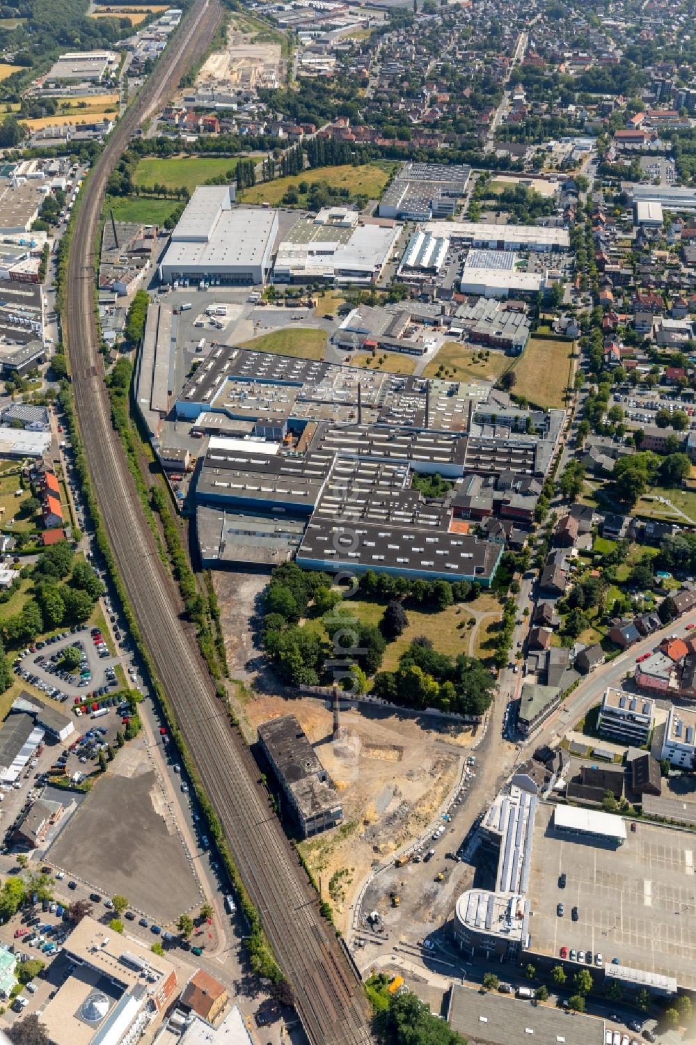 Aerial photograph Ahlen - Building and production halls on the premises of Franz Kaldewei GmbH & Co. KG on Beckumer Strasse in Ahlen in the state North Rhine-Westphalia, Germany