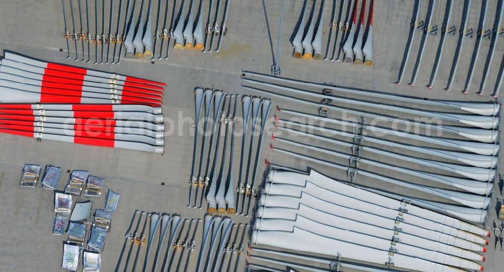 Aerial photograph Magdeburg - Factory premises and open storage areas with wind turbine components of Vestas Castings Magdeburg GmbH in Salbke district of Magdeburg in Saxony-Anhalt