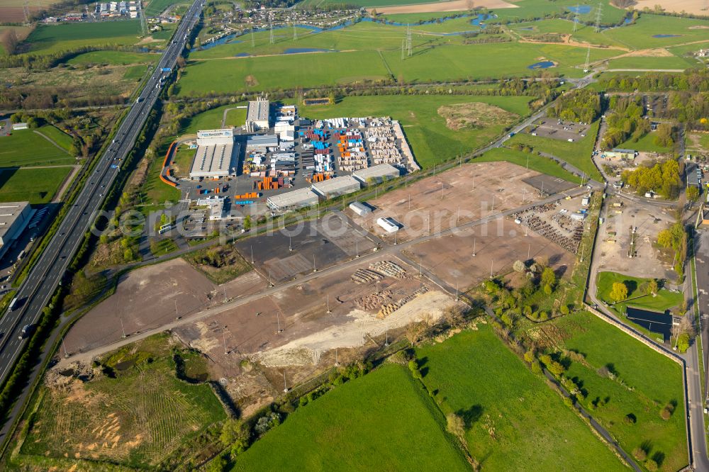 Hamm from the bird's eye view: Building and production halls on the premises of Funke Kunststoffe GmbH on street Siegenbeckstrasse in the district Uentrop in Hamm at Ruhrgebiet in the state North Rhine-Westphalia, Germany