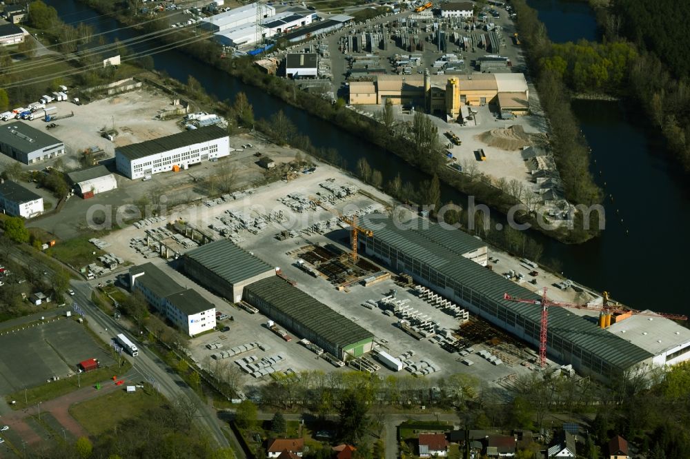 Aerial image Velten - Buildings and production halls on the premises of Gala-Lusit-Betonsteinwerke GmbH and bwb Betonwerk Velten GmbH & Co. KG in Velten in the state of Brandenburg, Germany