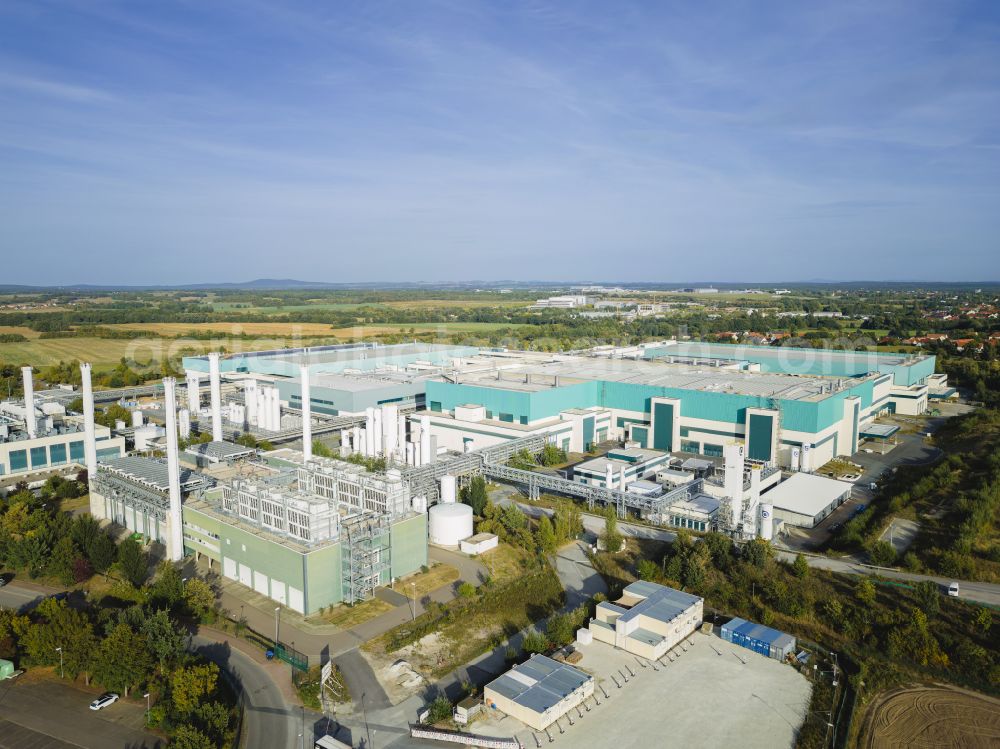 Aerial photograph Dresden - Building and production halls on the premises of GLOBALFOUNDRIES Management Services Limited Liability Company & Co. KG on Wilschdorfer Landstrasse in the district Wilschdorf in Dresden in the state Saxony, Germany