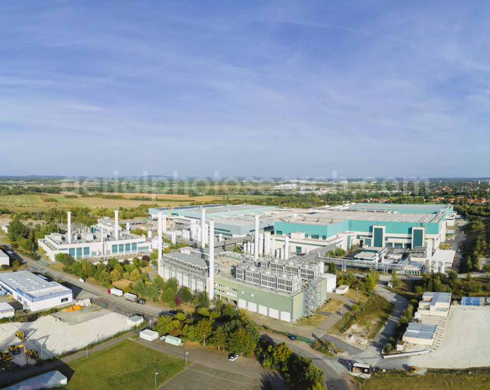 Dresden from above - Building and production halls on the premises of GLOBALFOUNDRIES Management Services Limited Liability Company & Co. KG on Wilschdorfer Landstrasse in the district Wilschdorf in Dresden in the state Saxony, Germany