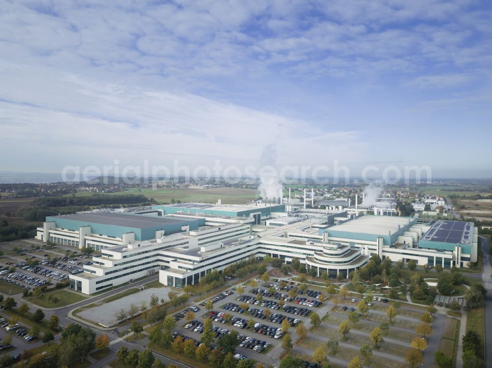 Dresden from above - Building and production halls on the premises of GLOBALFOUNDRIES Management Services Limited Liability Company & Co. KG on Wilschdorfer Landstrasse in the district Wilschdorf in Dresden in the state Saxony, Germany