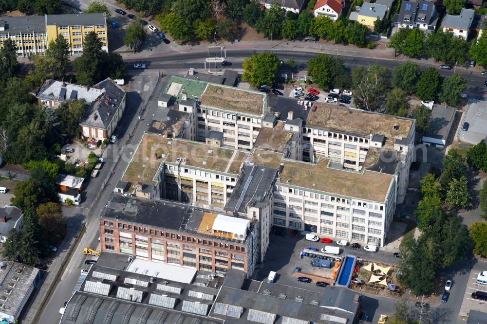 Aerial image Berlin - Building and production halls on the premises of Goerzwerk on Goerzallee in the district Lichterfelde in Berlin, Germany