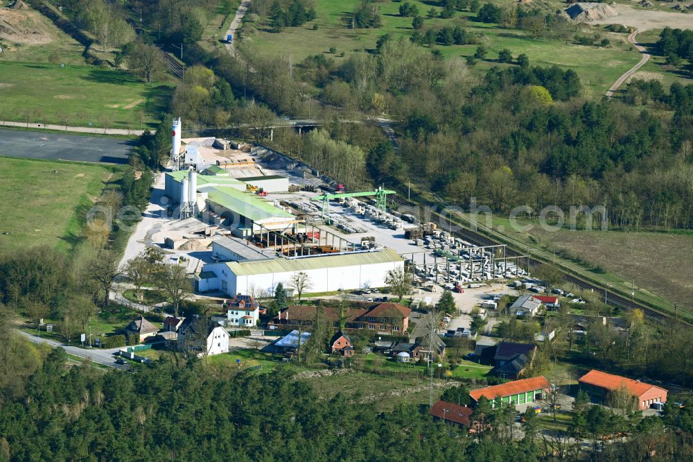 Aerial photograph Techentin - Building and production halls on the premises Happy-Beton GmbH & Co. KG - Transportbetonwerk Ludwigslust on street Franzosengrund in Techentin in the state Mecklenburg - Western Pomerania, Germany