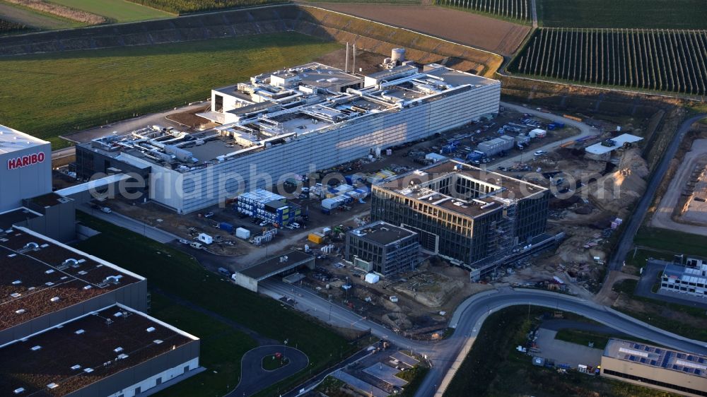 Grafschaft from the bird's eye view: Building and production halls on the premises of HARIBO GmbH in the district Ringen in Grafschaft in the state Rhineland-Palatinate, Germany