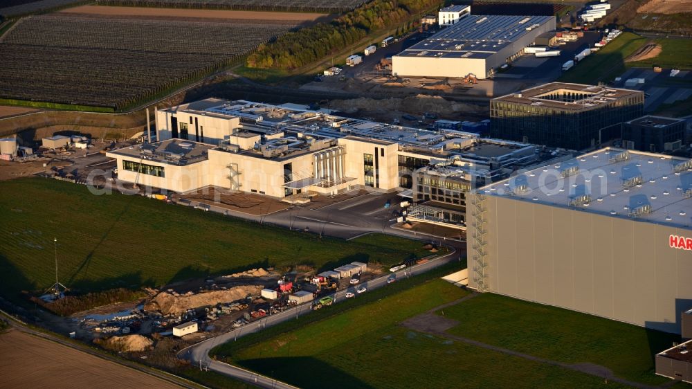 Grafschaft from the bird's eye view: Building and production halls on the premises of HARIBO GmbH in the district Ringen in Grafschaft in the state Rhineland-Palatinate, Germany