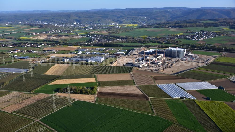 Grafschaft from the bird's eye view: Building and production halls on the premises of HARIBO GmbH in the district Ringen in Grafschaft in the state Rhineland-Palatinate, Germany