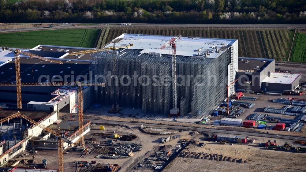 Aerial photograph Grafschaft - Building and production halls on the premises of HARIBO GmbH in the district Ringen in Grafschaft in the state Rhineland-Palatinate, Germany