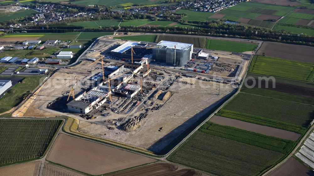 Grafschaft from above - Building and production halls on the premises of HARIBO GmbH in the district Ringen in Grafschaft in the state Rhineland-Palatinate, Germany