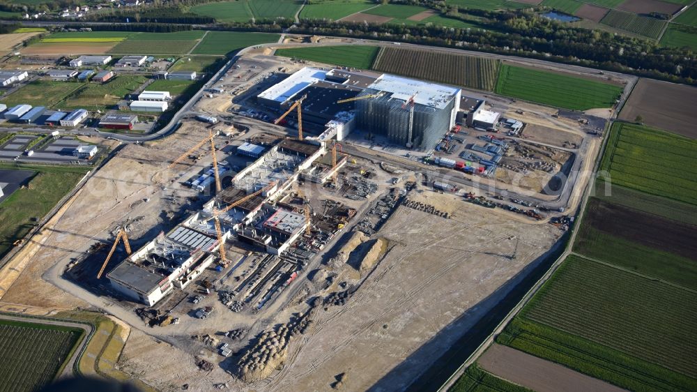 Grafschaft from the bird's eye view: Building and production halls on the premises of HARIBO GmbH in the district Ringen in Grafschaft in the state Rhineland-Palatinate, Germany