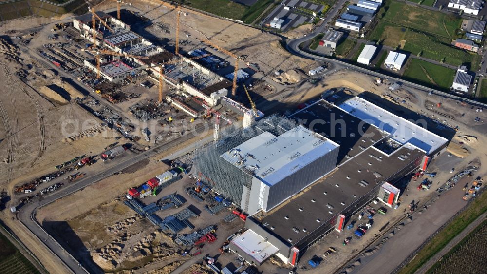 Grafschaft from the bird's eye view: Building and production halls on the premises of HARIBO GmbH in the district Ringen in Grafschaft in the state Rhineland-Palatinate, Germany