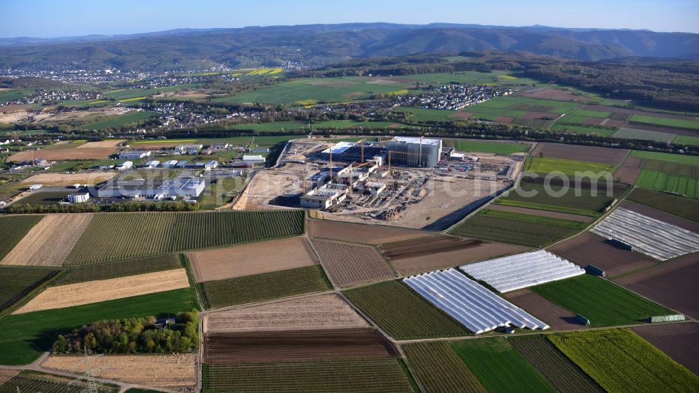 Aerial photograph Grafschaft - Building and production halls on the premises of HARIBO GmbH in the district Ringen in Grafschaft in the state Rhineland-Palatinate, Germany