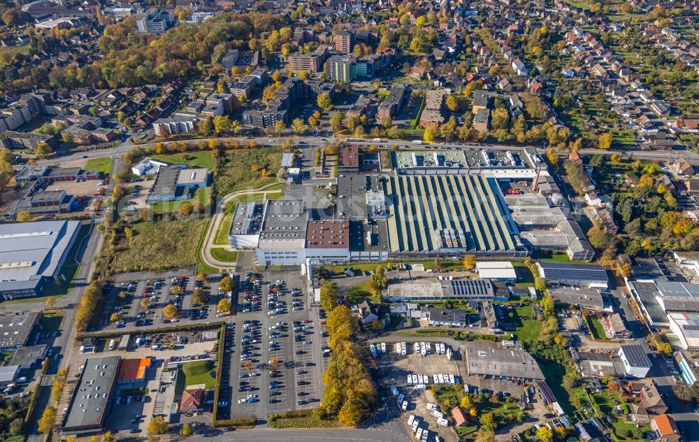 Hamm from above - Building and production halls on the premises of HELLA GmbH & Co. KGaA on Roemerstrasse in Hamm at Ruhrgebiet in the state North Rhine-Westphalia, Germany