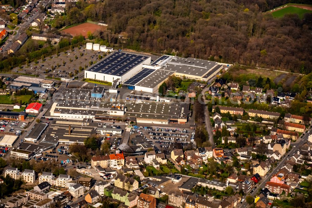 Recklinghausen from above - Building and production halls on the premises HELLA GmbH & Co. KGaA factory 5 on street Berghaeuser Strasse in Recklinghausen at Ruhrgebiet in the state North Rhine-Westphalia, Germany