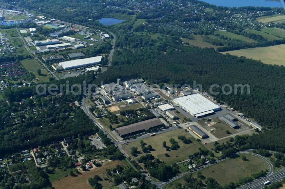 Aerial image Werder (Havel) - Building and production halls on the premises of Herbstreith & Fox KG in Werder (Havel) in the state Brandenburg, Germany