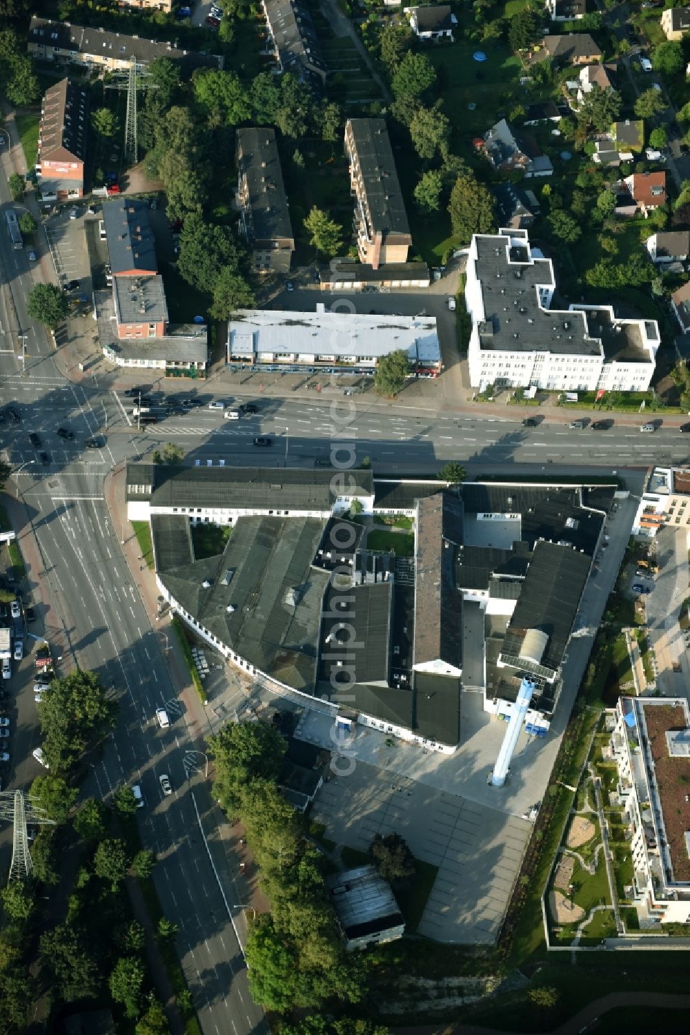 Hamburg from the bird's eye view: Building and production halls on the premises of Hermes Schleifmittel GmbH & CO. KG Luruper an der Hauptstrasse in Hamburg