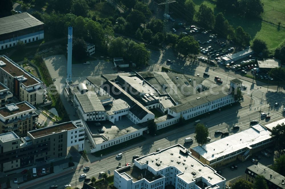 Hamburg from the bird's eye view: Building and production halls on the premises of Hermes Schleifmittel GmbH & CO. KG Luruper an der Hauptstrasse in Hamburg