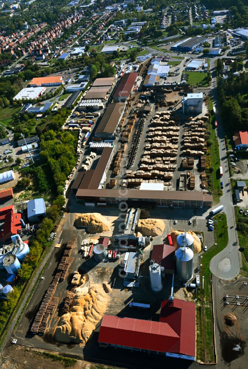 Aerial photograph Hagenow - Building and production halls on the premises of HMS Holzindustrie Hagenow GmbH in Hagenow in the state Mecklenburg - Western Pomerania, Germany