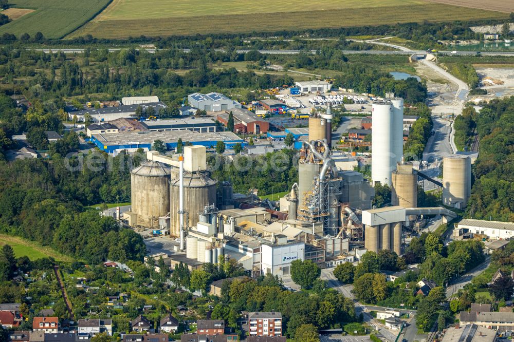 Aerial photograph Beckum - Building and production halls on the premises of Holcim WestZement GmbH in Beckum in the state North Rhine-Westphalia, Germany