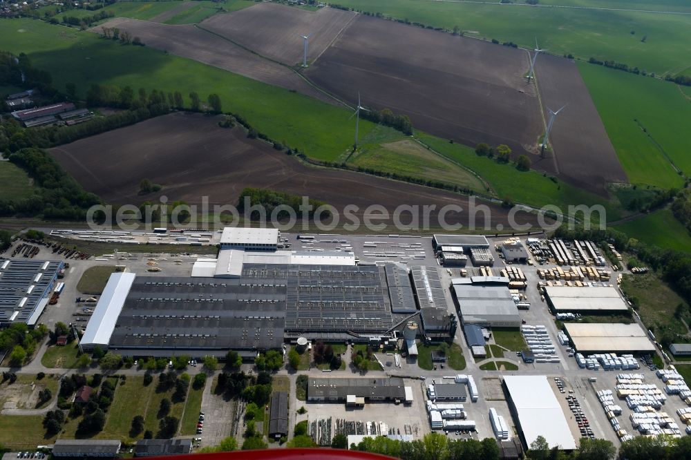 Aerial image Märkisch Linden - Building and production halls on the premises of Holzwerke Bullinger on Ahornallee in the district Werder in Maerkisch Linden in the state Brandenburg, Germany