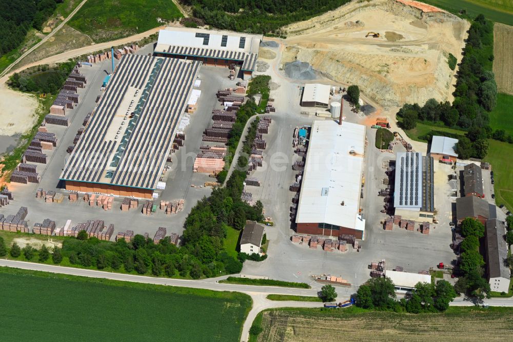 Aerial photograph Dachau - Building and production halls on the premises of Hoerl & Hartmann Ziegeltechnik GmbH & Co. KG in the district Webling in Dachau in the state Bavaria, Germany